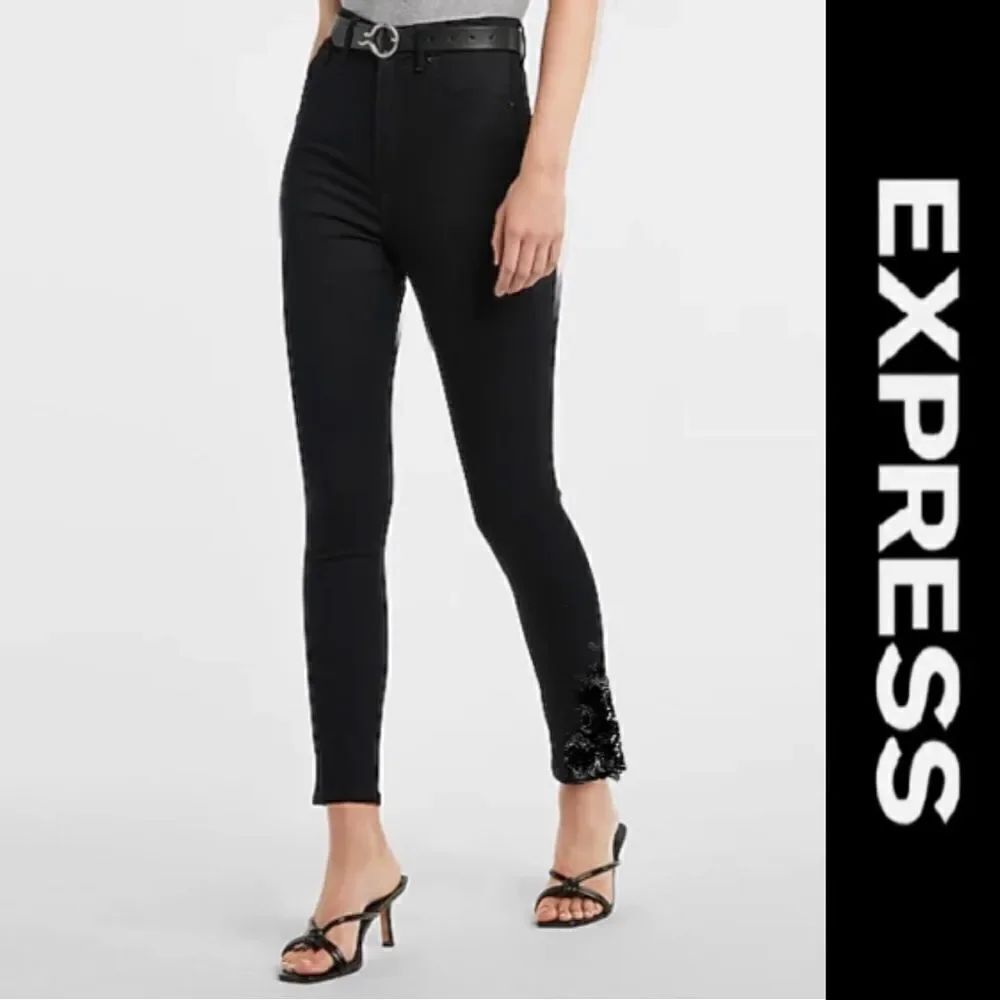 🍍3/$15🍍 Express Lace Bottom Black Skinny Jeans
